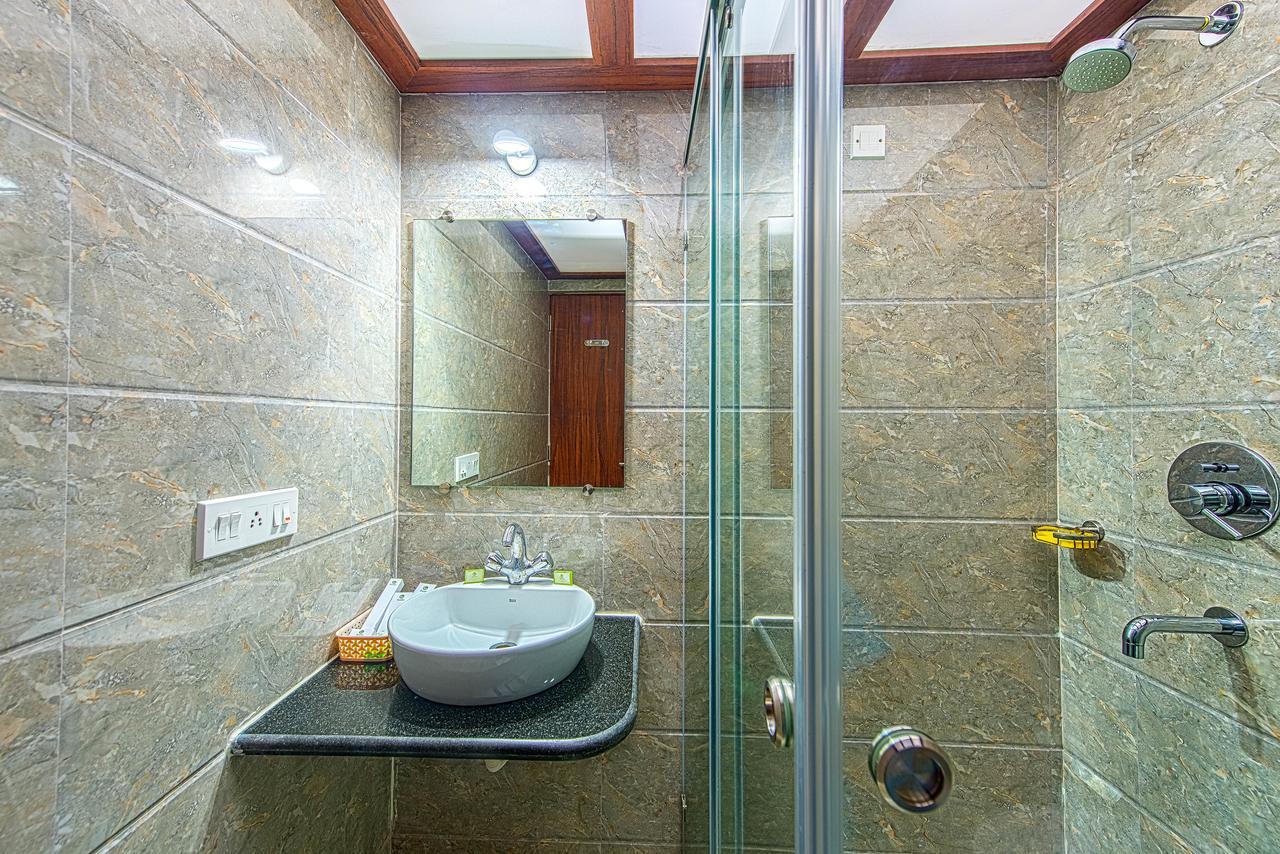 Treebo Globe International Hotel Kolkata Exterior photo
